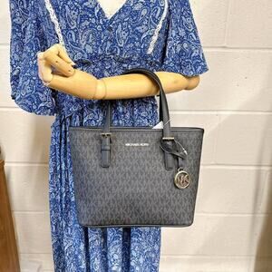 MICHAEL KORS 35T9GTVT0B Jet Set Travel Extra-Small Logo Top-Zip Tote Bag In Blac